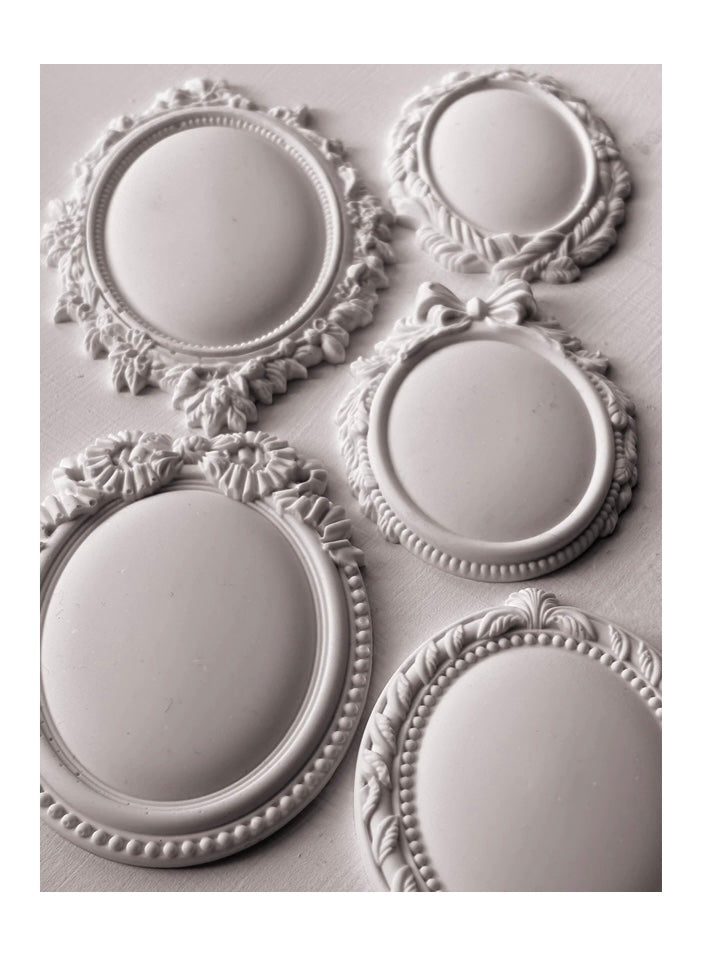 Vintage Brooches 6x10 IOD Mould™